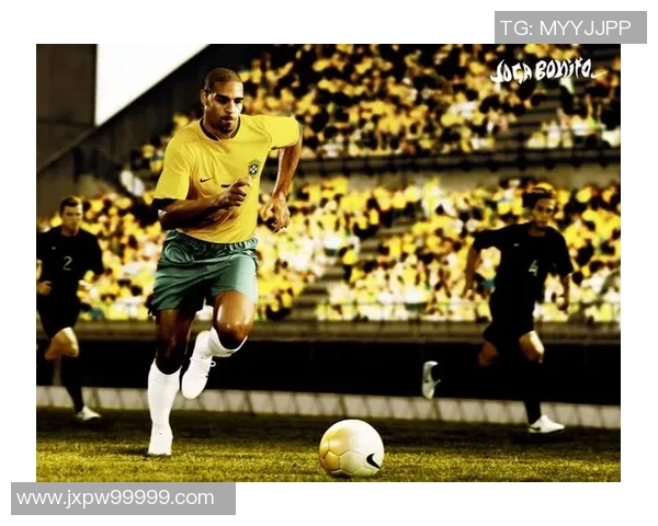 足球巨星巅峰时刻九宫格壁纸精选展现足球传奇风采与荣耀瞬间